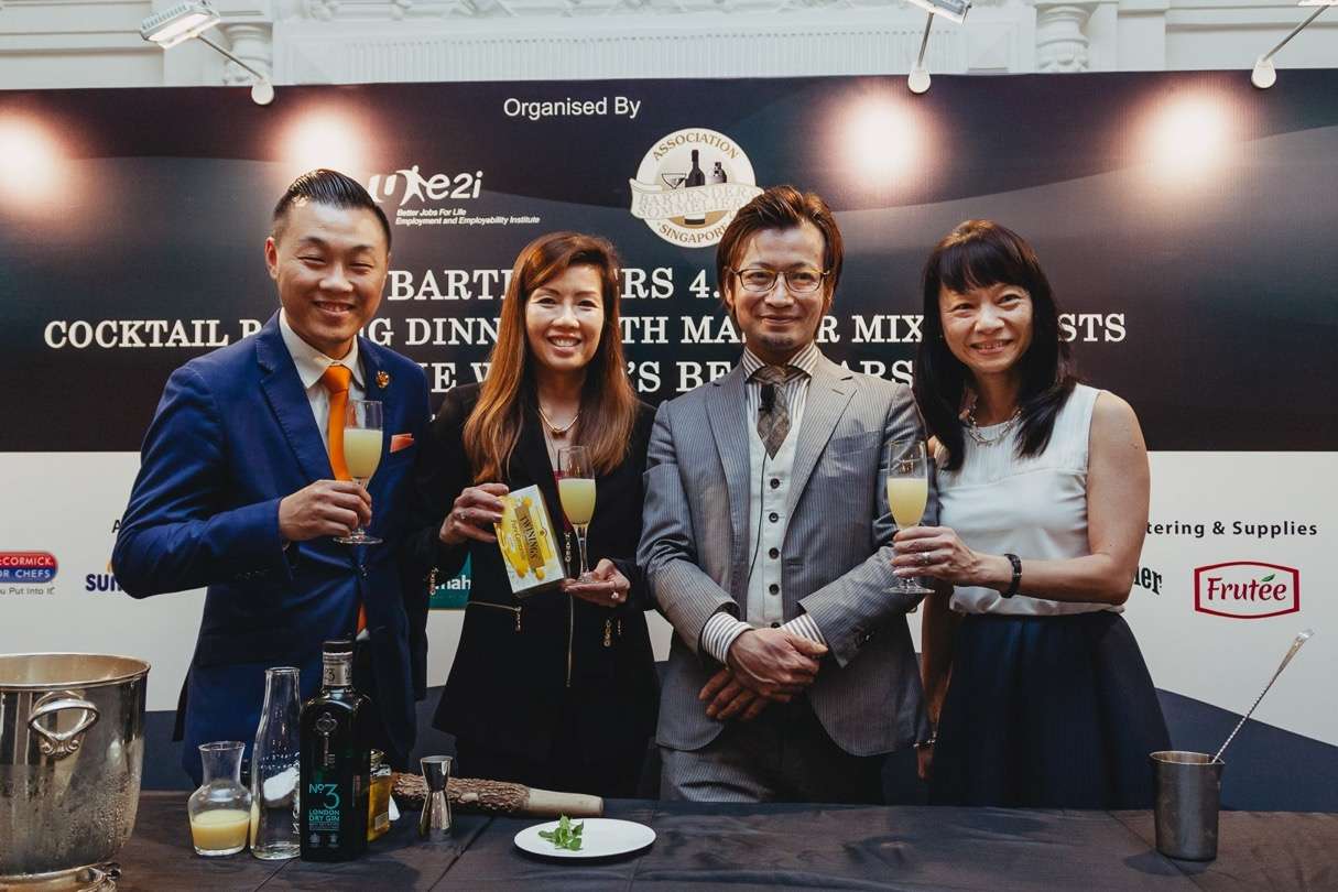 Asia’s Best Bars Japan Bar Benfiddich Owner Kayama with VIPs and Sponsor