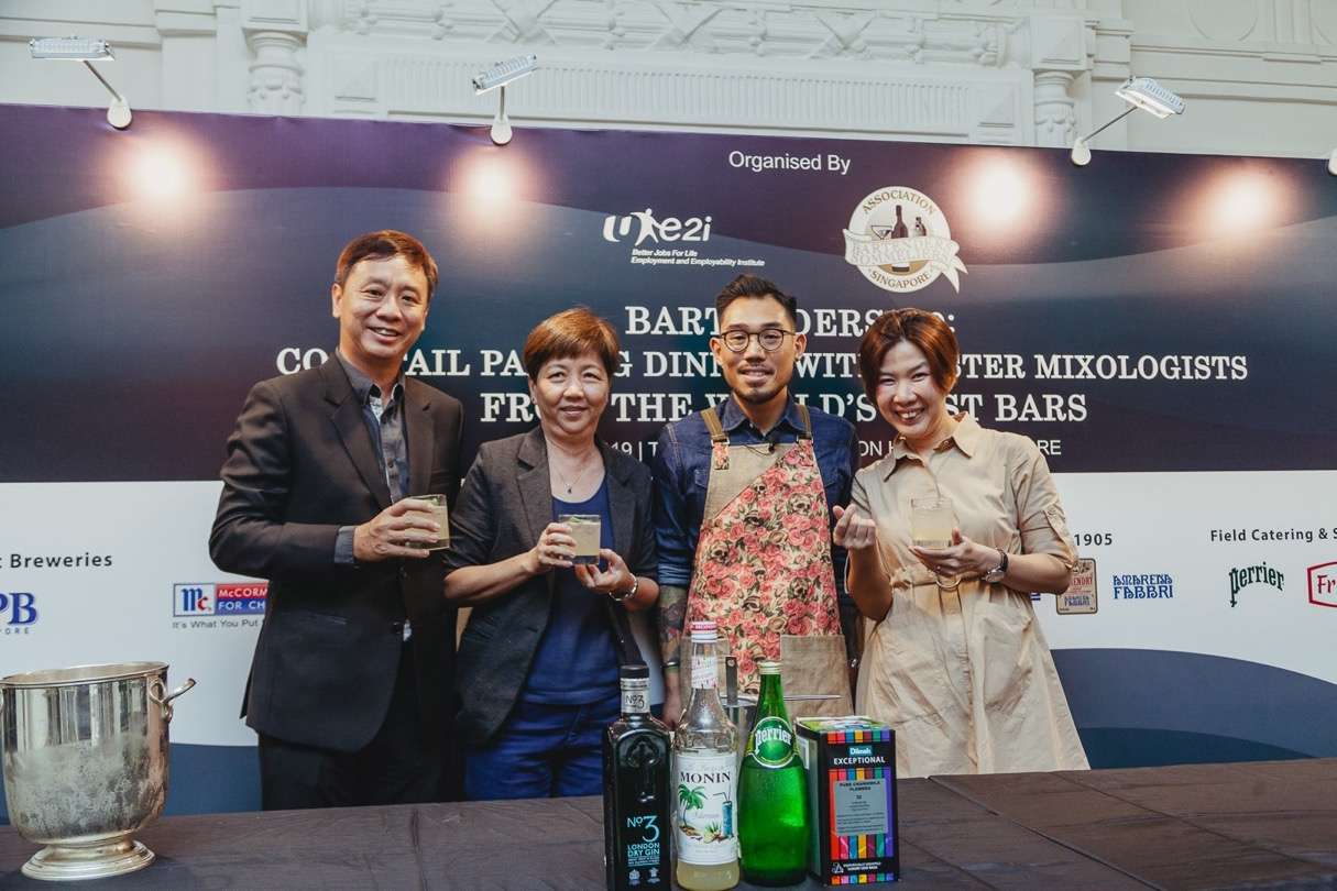 Asia’s Best Bar HK Quinary Bar Samuel with VIP and Sponsors